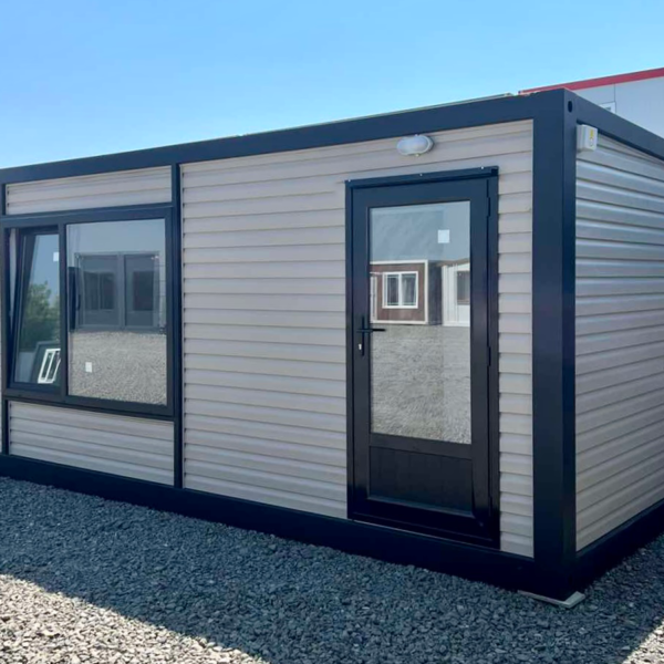 Mini Casa Container 18 m² - Soluzione Abitativa Completa di Bagno